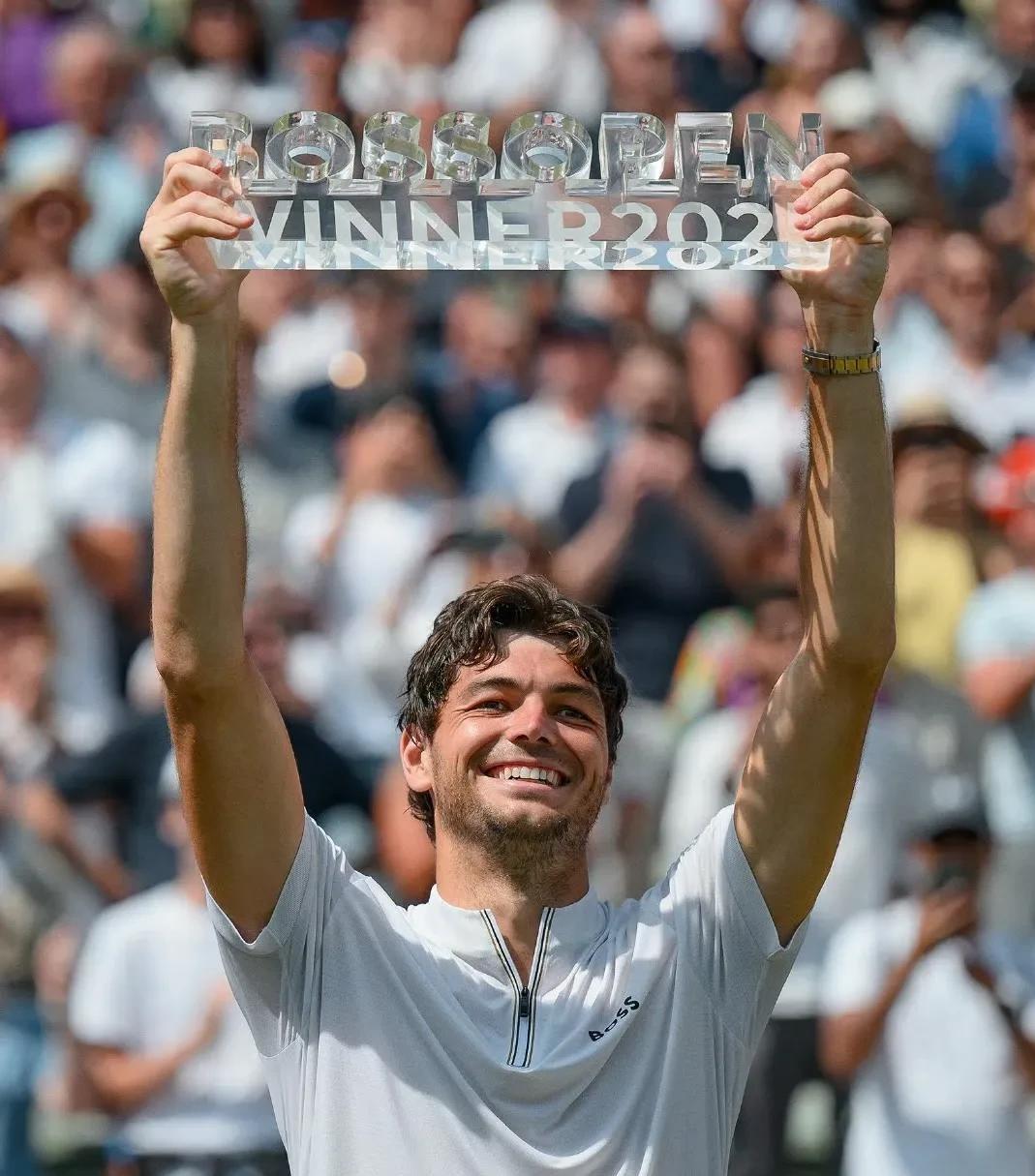 网球传奇谢幕，球迷泪洒赛场