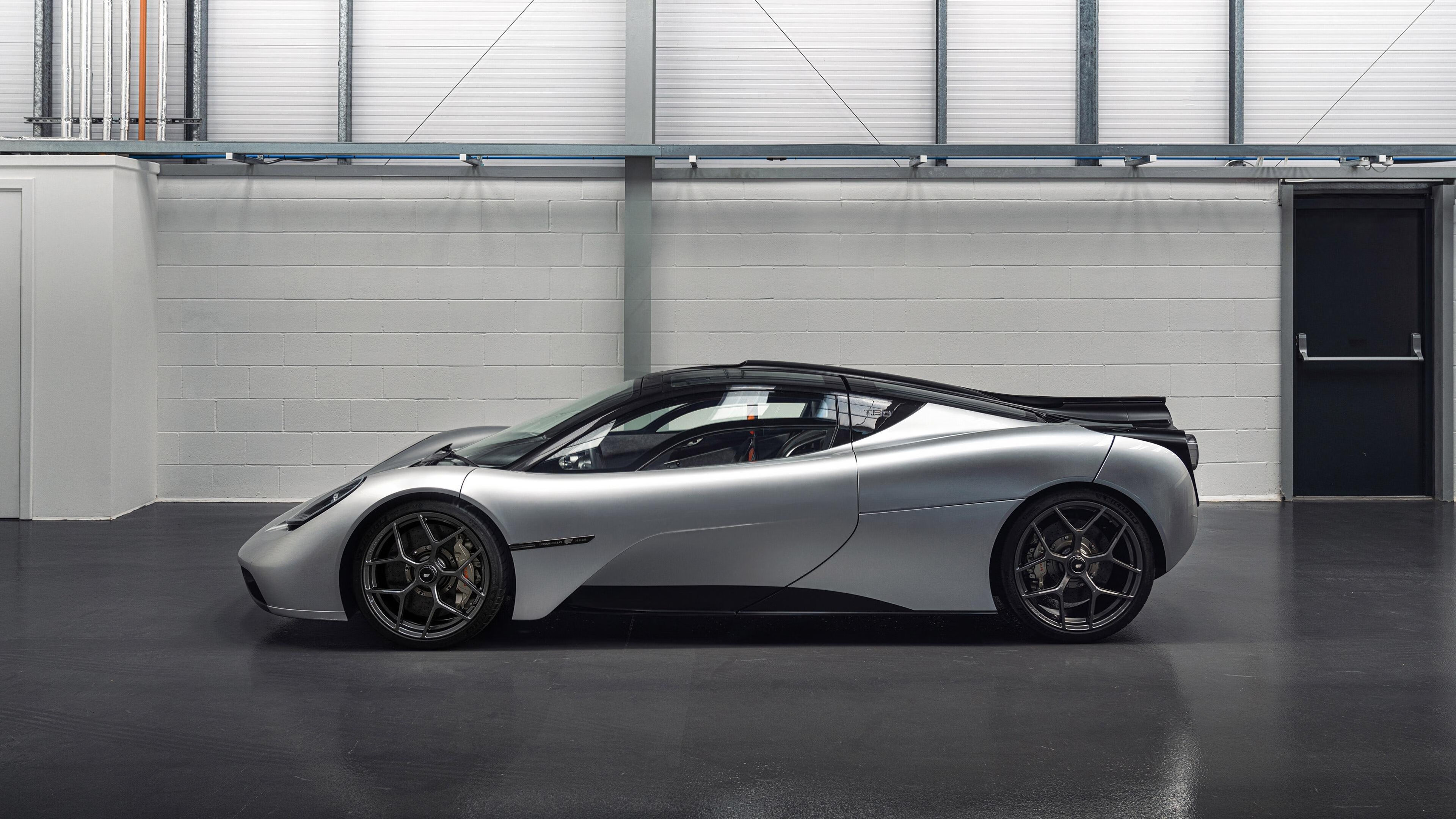 神枪手倒在意甲炮火下，英格兰明珠照亮伦敦夜空