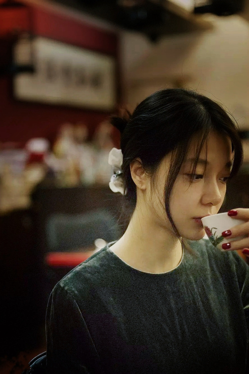 全能压制与一闪灵光，当拉什福德化身绿茵艺术家，于西班牙的精密机器中写下唯一诗行