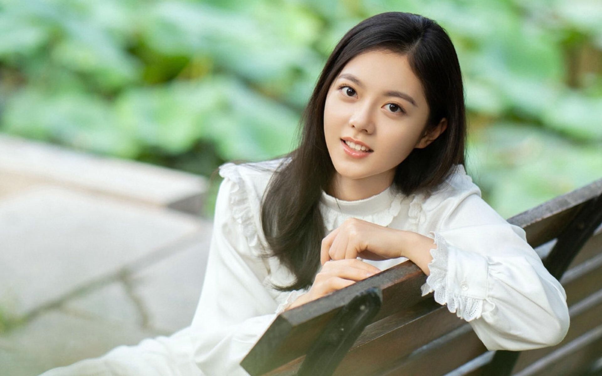 F1年度争冠之夜，唯一没碰方向盘的他，成了所有镜头的焦点